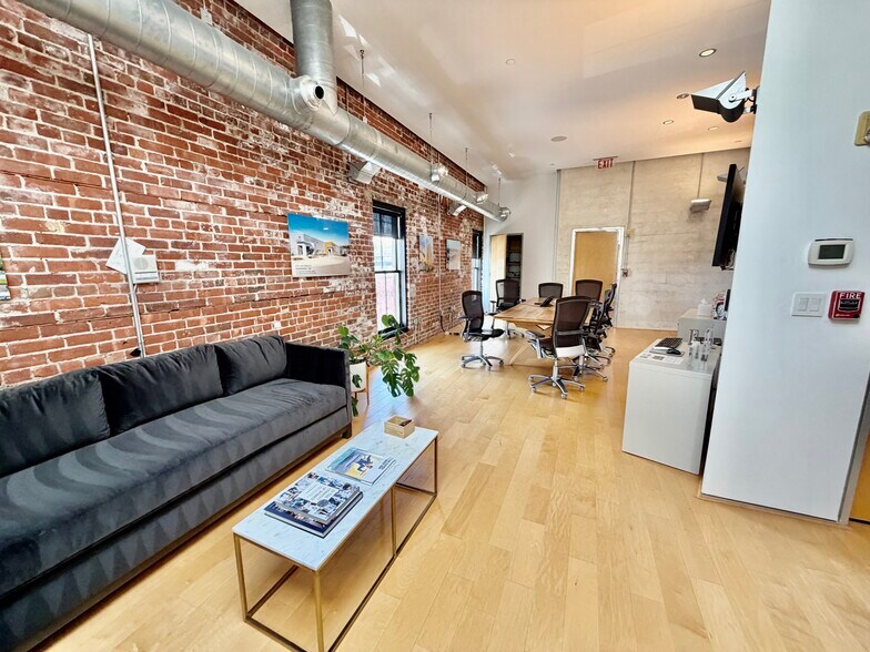 More Photos Of 12 Havemeyer Pl, Greenwich Office For Lease
