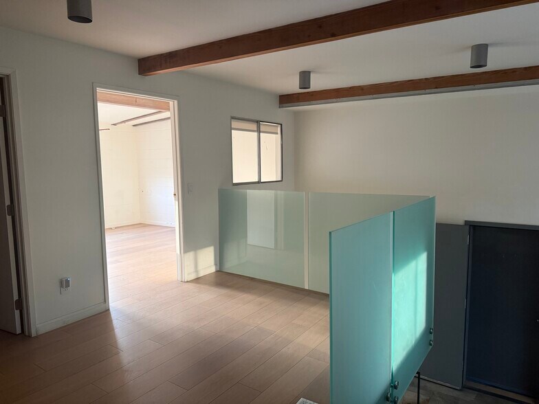 More Photos Of 127 Arena St, El Segundo Manufacturing For Lease