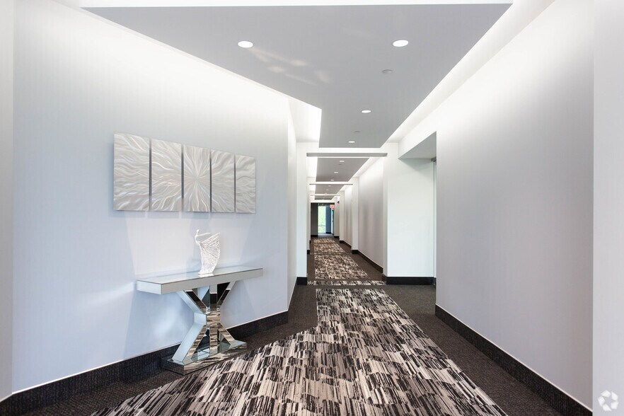 More Photos Of 304 Cambridge Rd, Woburn Office For Lease