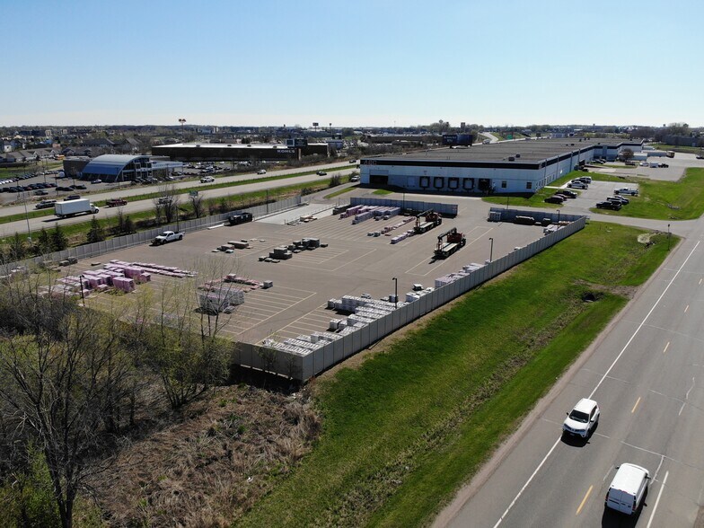 More Photos Of 22000 Industrial Blvd, Rogers Distribution For Lease