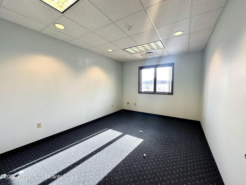 More Photos Of 624 Fellows St, Scranton Office For Lease