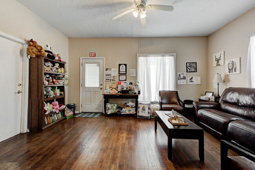 More Photos Of , El Reno Office For Sale