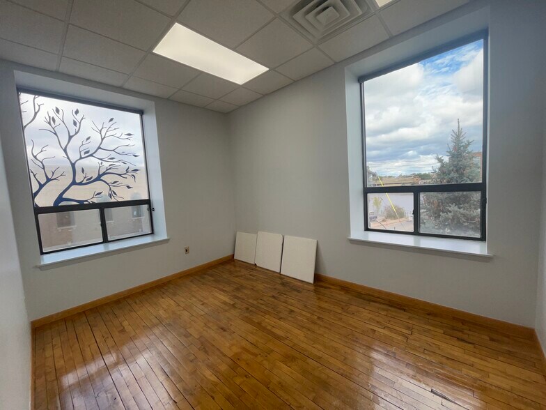More Photos Of 600 S Main St, Oshkosh Office For Lease