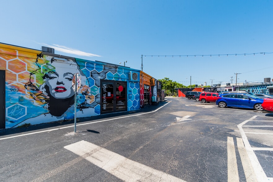 More Photos Of 900 N Flagler Dr, Fort Lauderdale General Retail For Lease