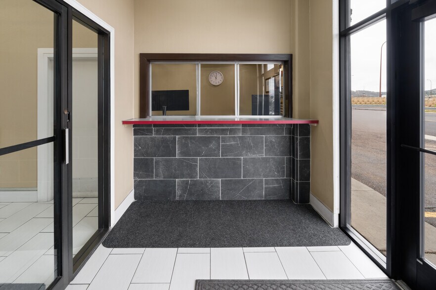 More Photos Of 4604 Rusina Rd, Colorado Springs Hotel For Sale