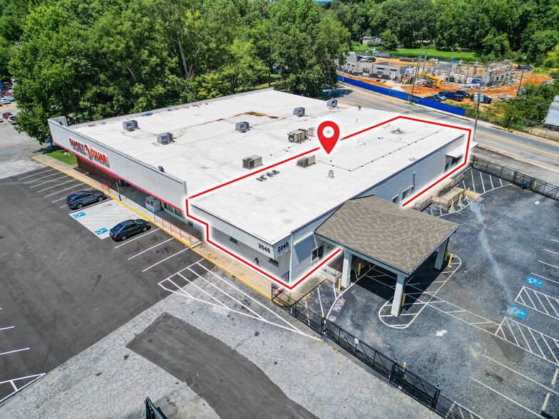 More Photos Of 2045 Donald Lee Hollowell Pky NW, Atlanta Freestanding For Lease