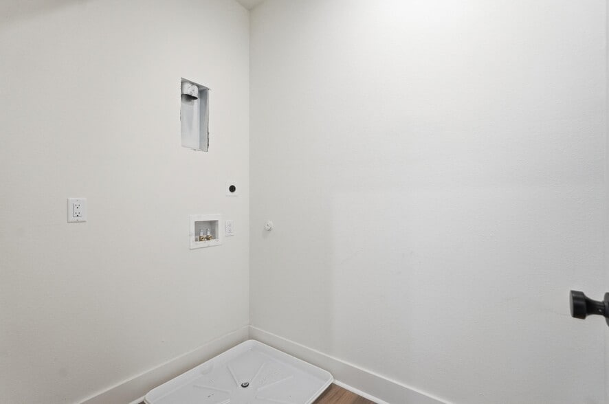 More Photos Of 2202 N Carroll Ave, Dallas Apartments For Sale