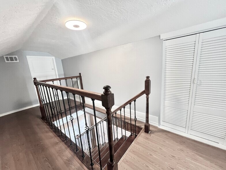 More Photos Of 741 E 9th St, Houston Office Residential For Lease