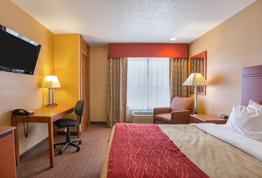 More Photos Of 3815 S Lincoln Ave, York Hotel For Sale