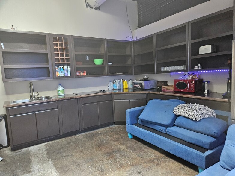 More Photos Of 949 Image Ave NW, Atlanta Loft Creative Space For Lease