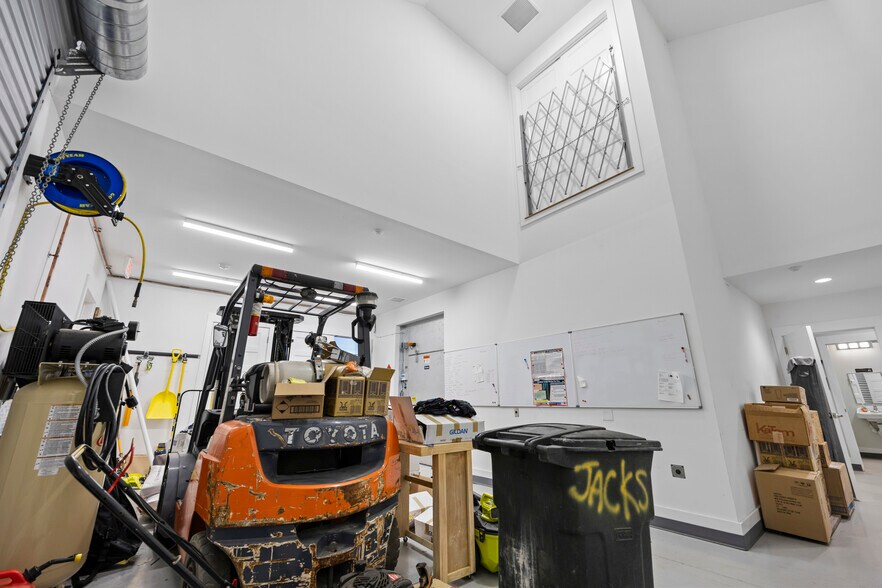 More Photos Of 691 A1A Beach Blvd, Saint Augustine General Retail For Sale