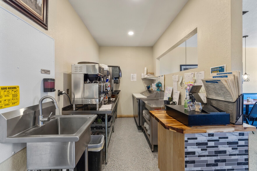 More Photos Of 2126 Broadway st, Malin Sports And Entertainment For Sale