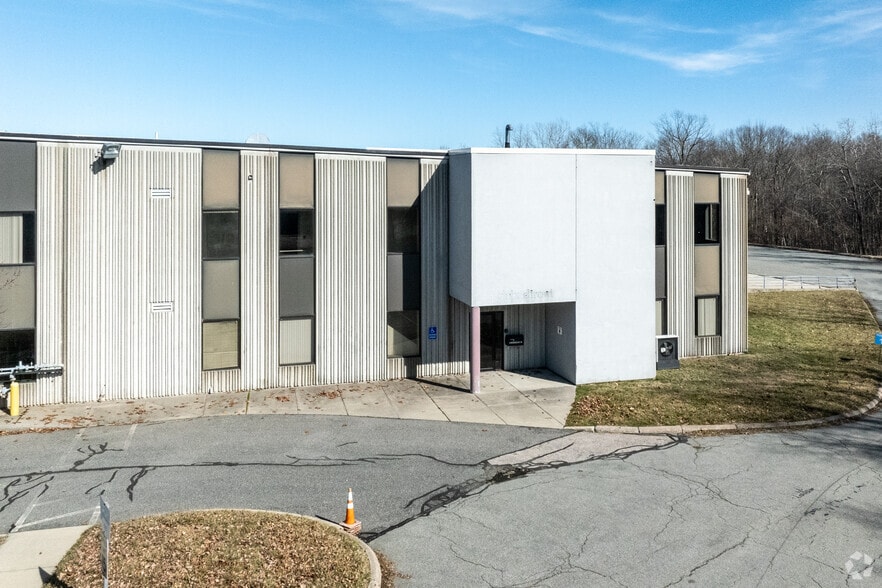 More Photos Of 5-9 Latti Farm Rd, Millbury Warehouse For Lease