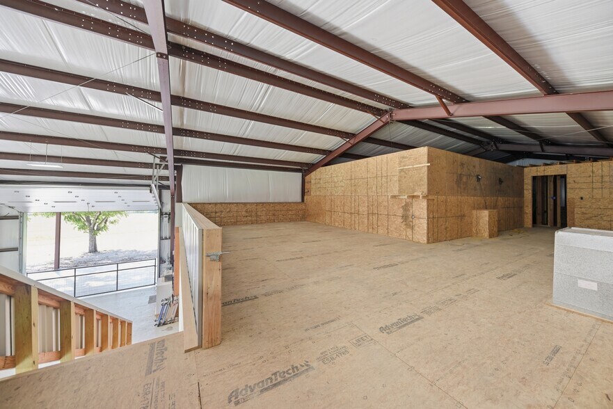 More Photos Of 126 S Berlin Rd, Brenham Specialty For Sale