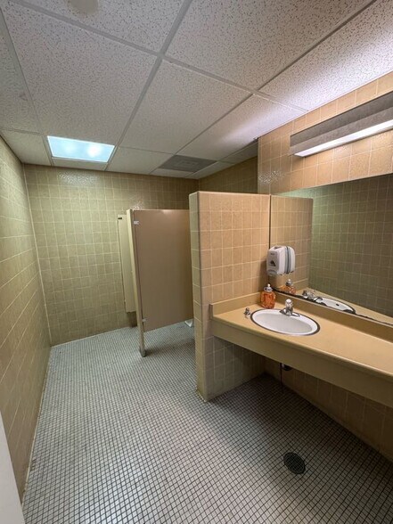 More Photos Of 801 S Grand Ave, Glendora Storefront Retail Office For Sale