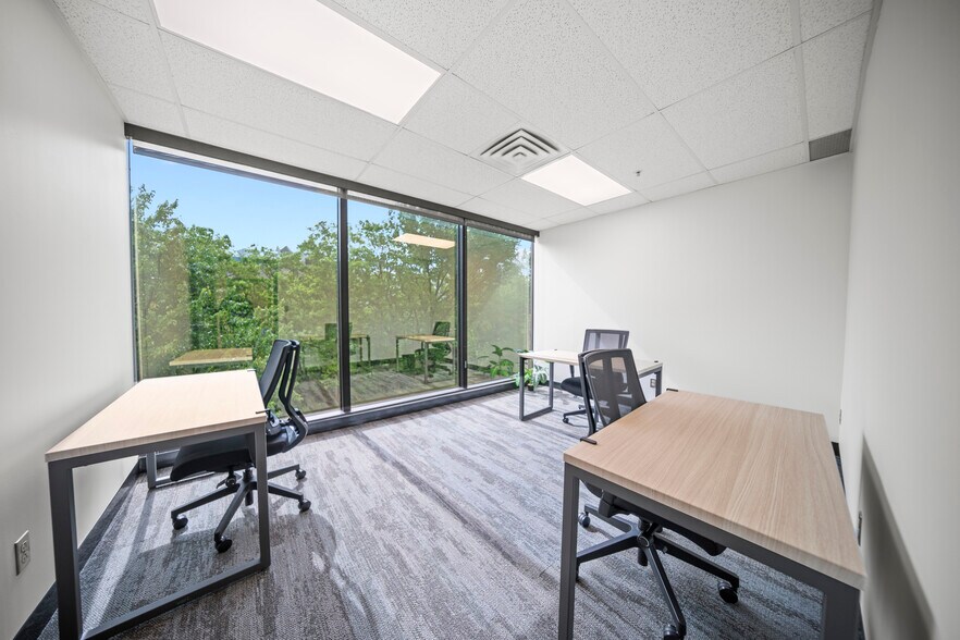 More Photos Of 4807 Rockside Rd, Independence Coworking Space