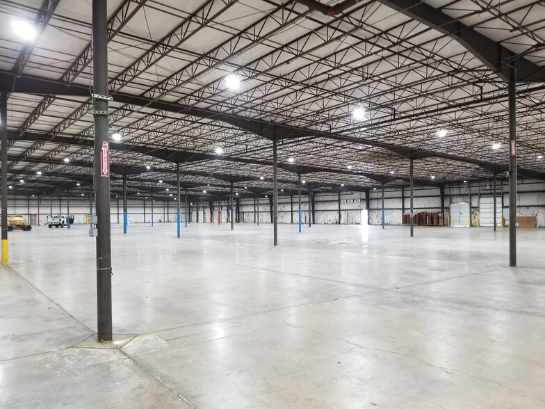 More Photos Of 15012 Edgerton Rd, New Haven Manufacturing For Lease