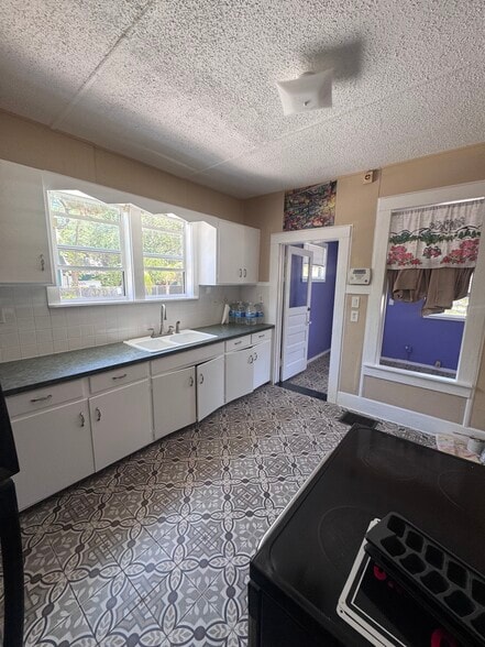 More Photos Of 12 W Orange St, Tarpon Springs Loft Creative Space For Lease