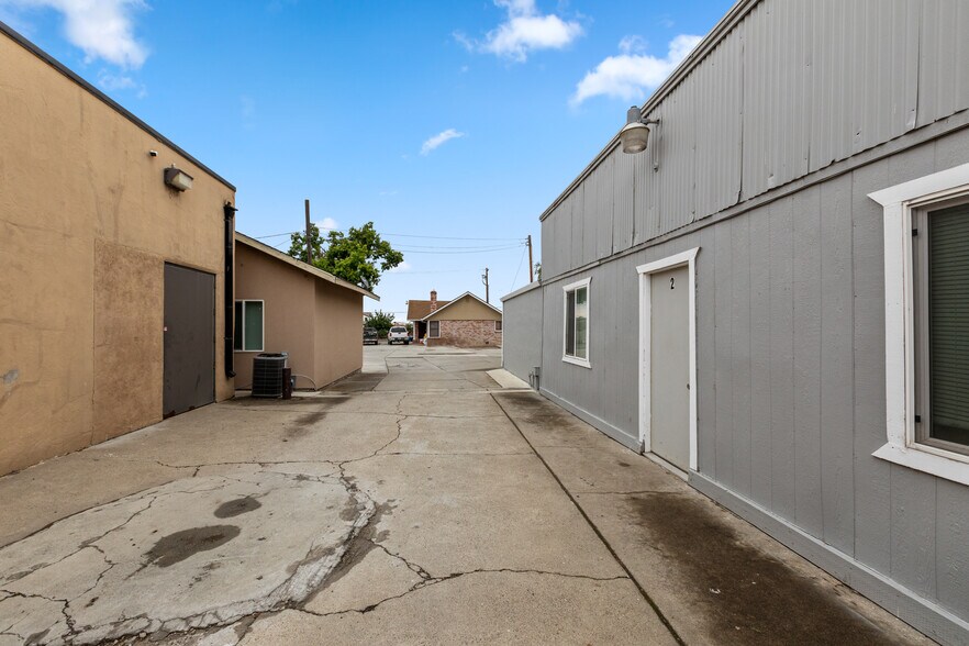 More Photos Of 8101 Freeport Blvd, Sacramento Storefront For Sale