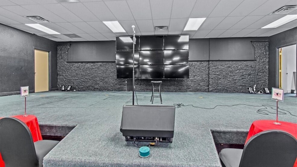 More Photos Of 420 E Ave C, Killeen Freestanding For Sale