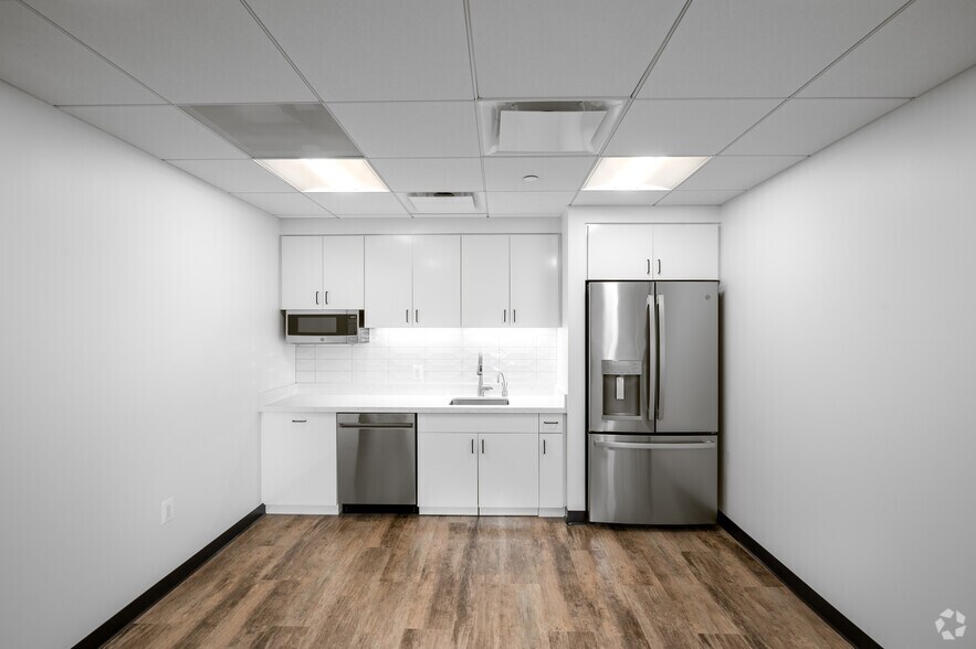 More Photos Of 1710 Rhode Island Ave NW, Washington Office For Lease