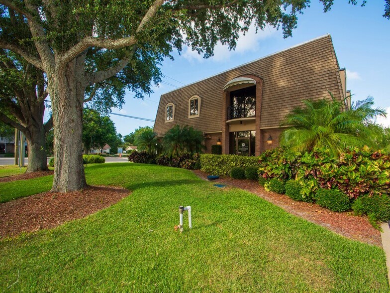 More Photos Of 3885 20th St, Vero Beach Office For Lease