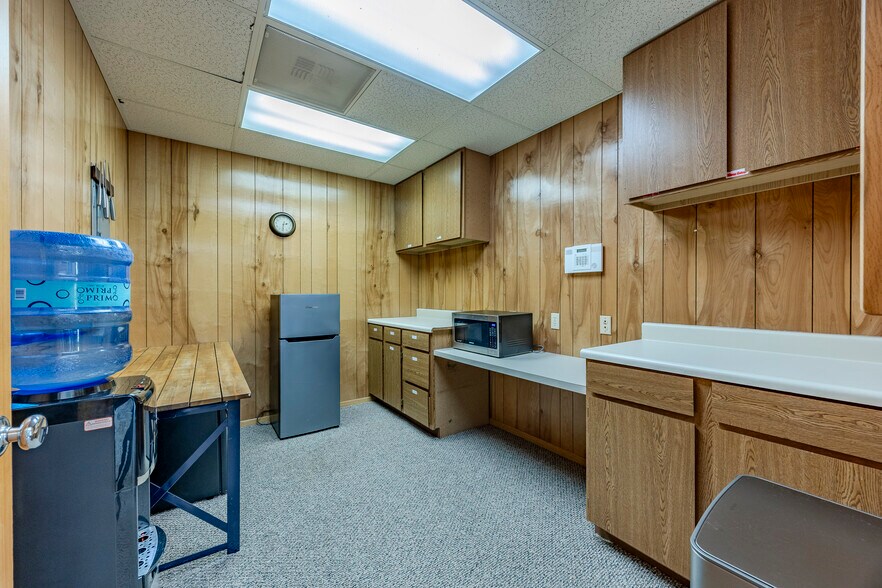 More Photos Of 45632 McKenzie Hwy, Vida Flex For Sale