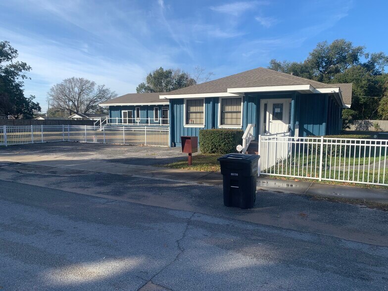 More Photos Of 725 S J St, Pensacola Office Residential For Sale