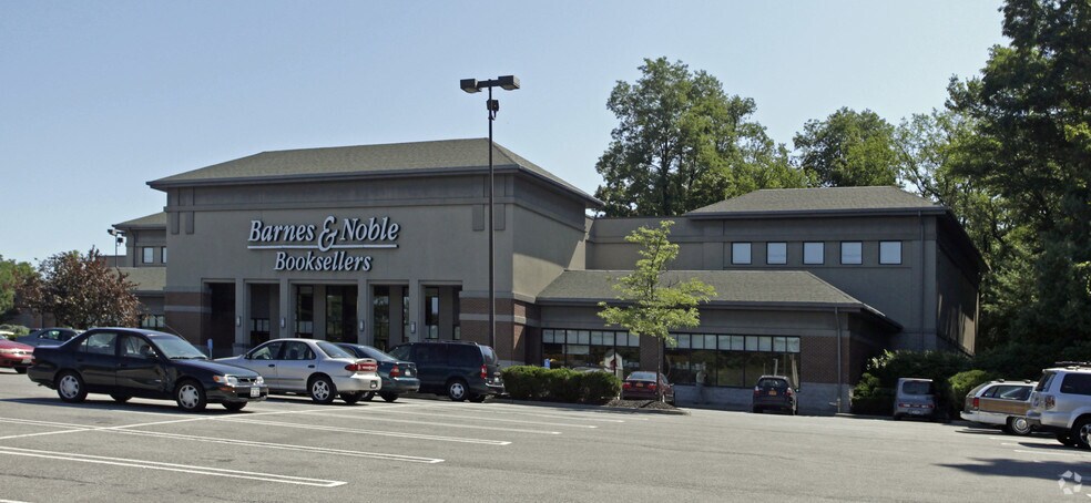 More Photos Of 2518-2572 South Rd, Poughkeepsie Unknown For Lease