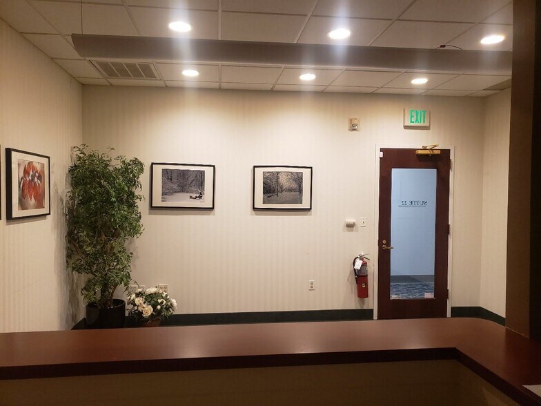 More Photos Of 1 Robertson Dr, Bedminster Medical For Lease