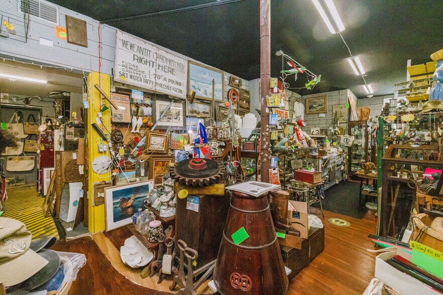 More Photos Of 1019 Main Rd, Tiverton Storefront For Sale