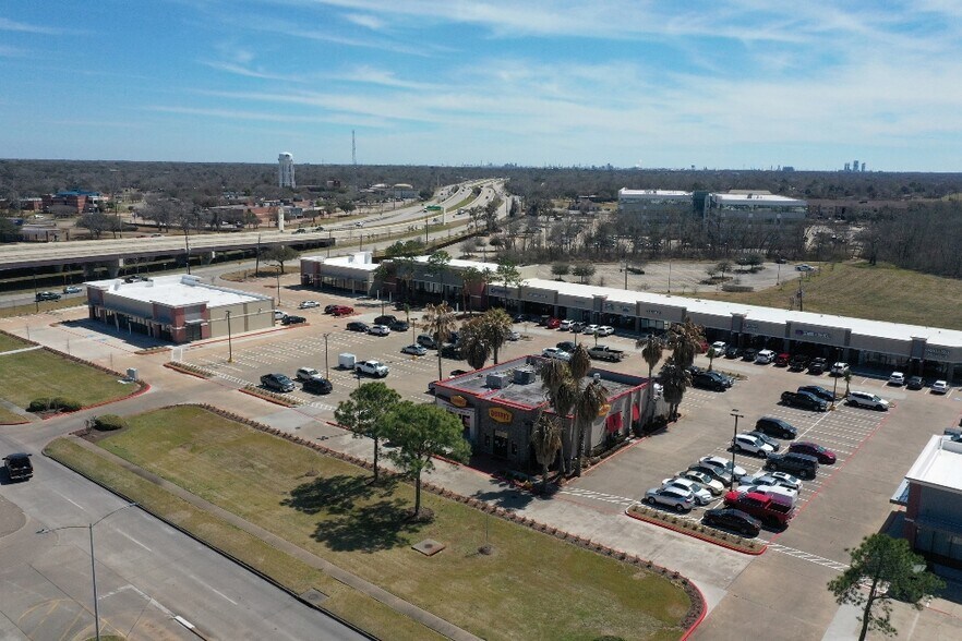 More Photos Of 401 This Way St, Lake Jackson Unknown For Lease