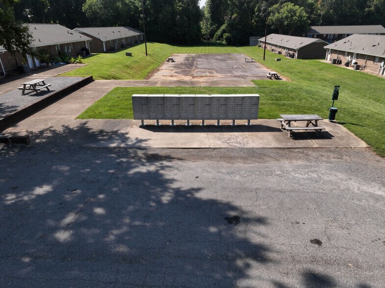 More Photos Of 100 S Kirkland Ave, Elkin Apartments For Sale