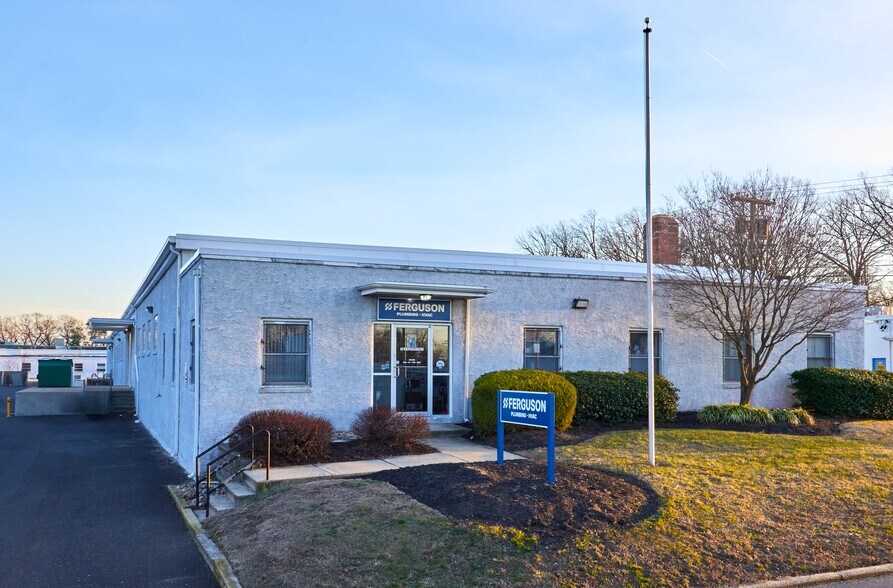 Primary Photo Of 1818 Rowland St, Riverton Warehouse For Lease
