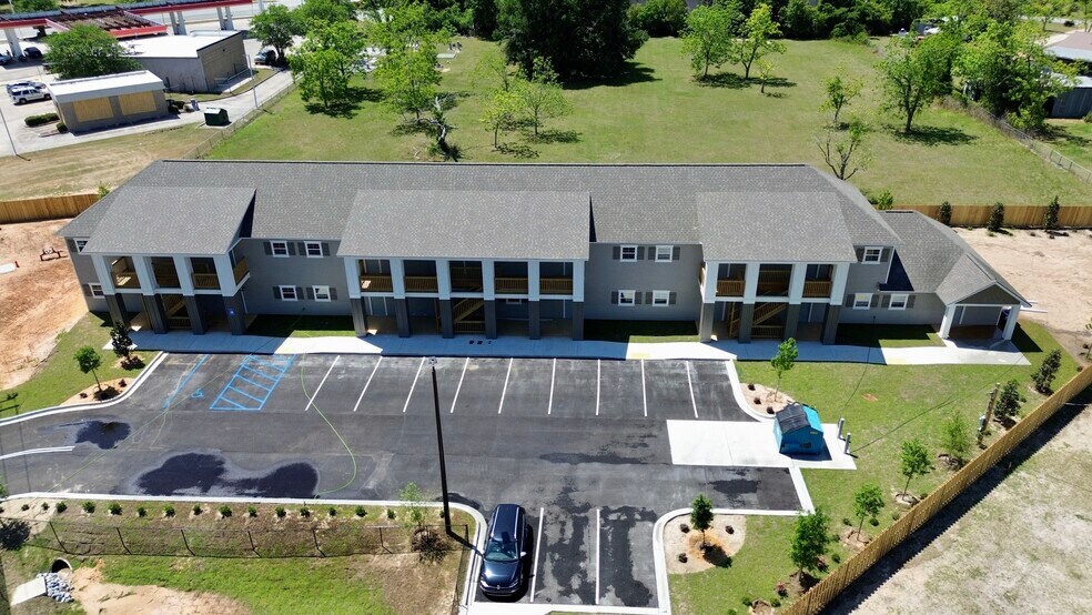 More Photos Of 1604 Lankford Dr, Valdosta Apartments For Sale