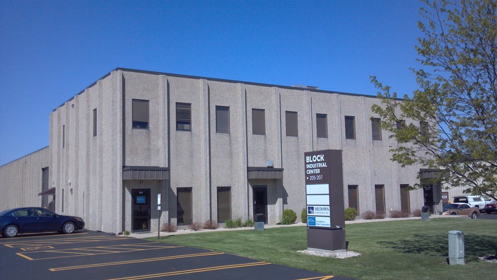 Primary Photo Of 205-207 Earl Rd, Shorewood Light Manufacturing For Lease