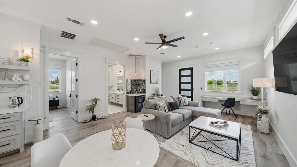 More Photos Of 2924 Ruger Dr, Royse City Service For Lease