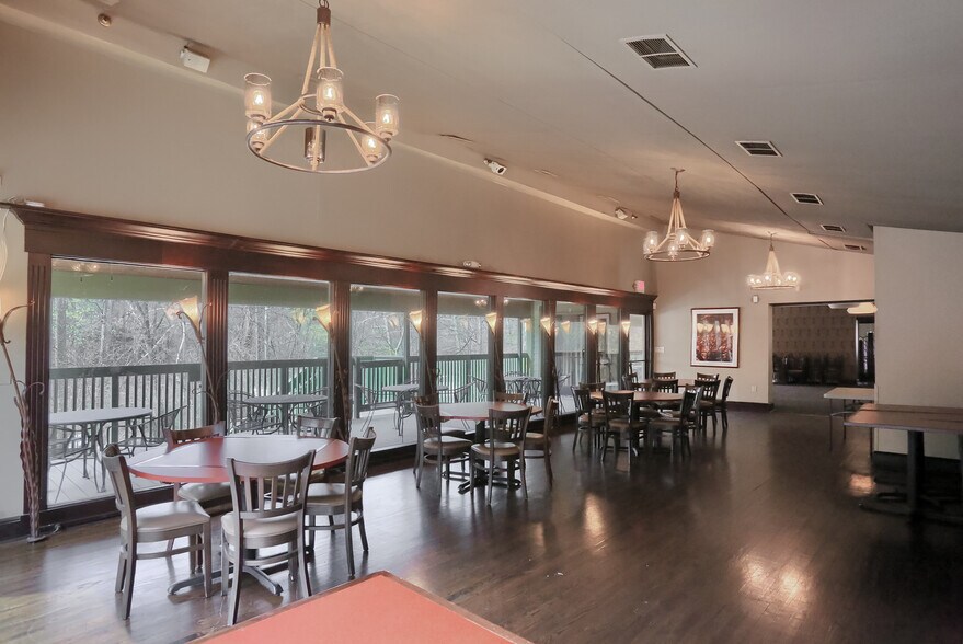 More Photos Of 634 Camp Horne Rd, Pittsburgh General Retail For Sale