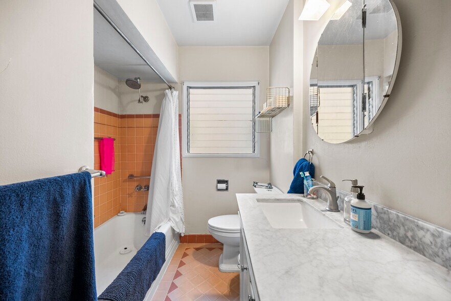 More Photos Of 367 41st St, Oakland Multifamily For Sale