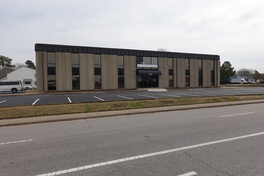 More Photos Of 4190 S Plaza Trl, Virginia Beach Office For Lease