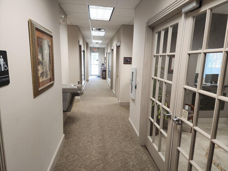 More Photos Of 17801 Murdock Cir, Port Charlotte Medical For Lease