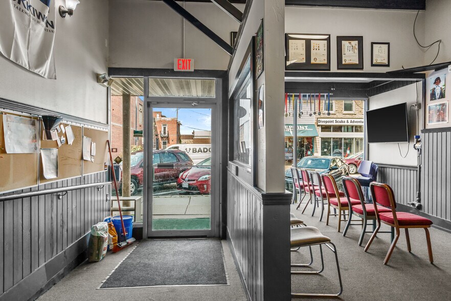 More Photos Of 927 Main St, Stevens Point Storefront Retail Residential For Sale