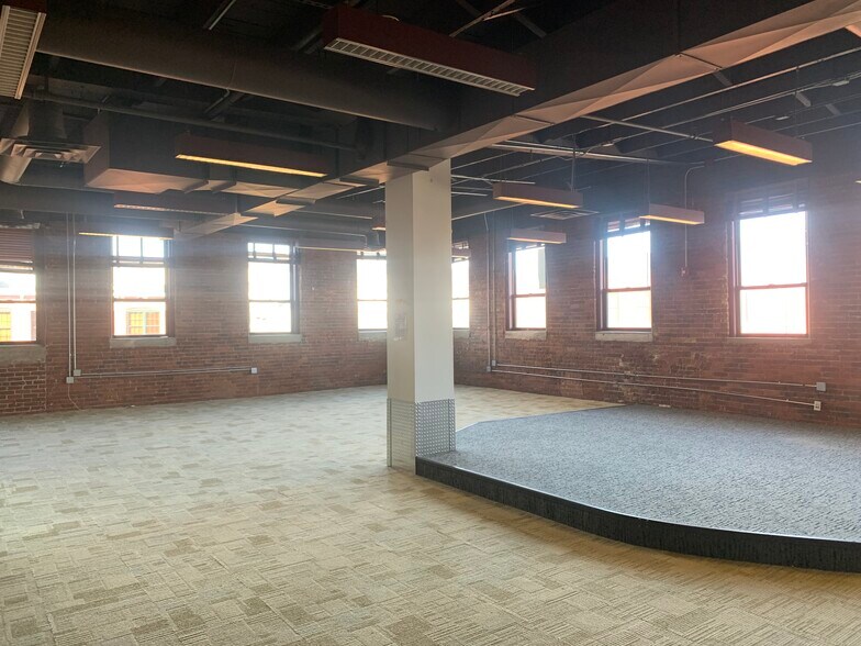 More Photos Of 10-14 E Worcester St, Worcester Office For Lease