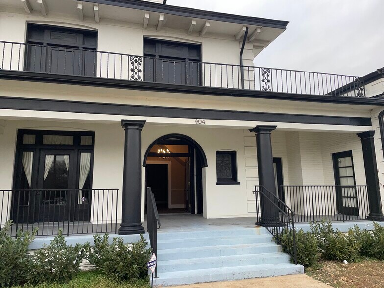 More Photos Of 904 Gallatin Ave, Nashville General Retail For Lease
