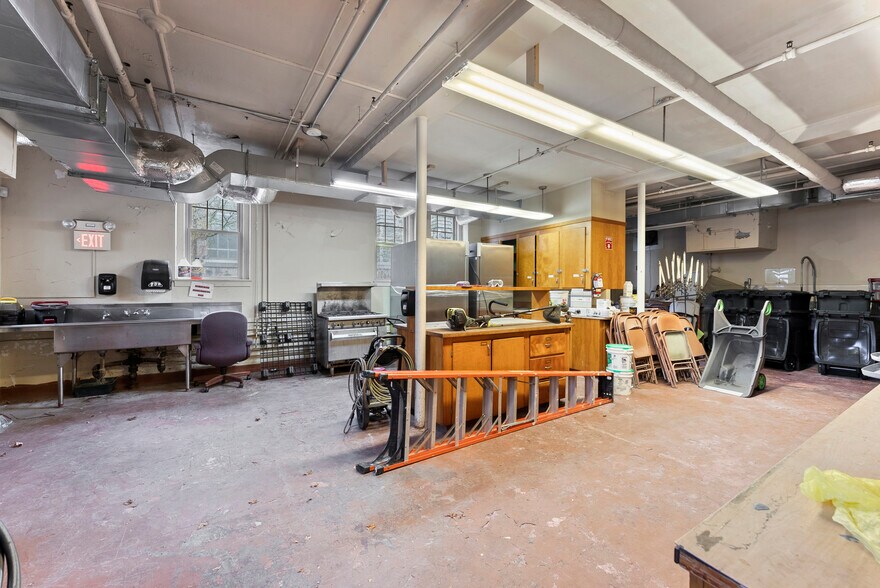 More Photos Of 180 Merrimack St, Lowell Religious Facility For Sale