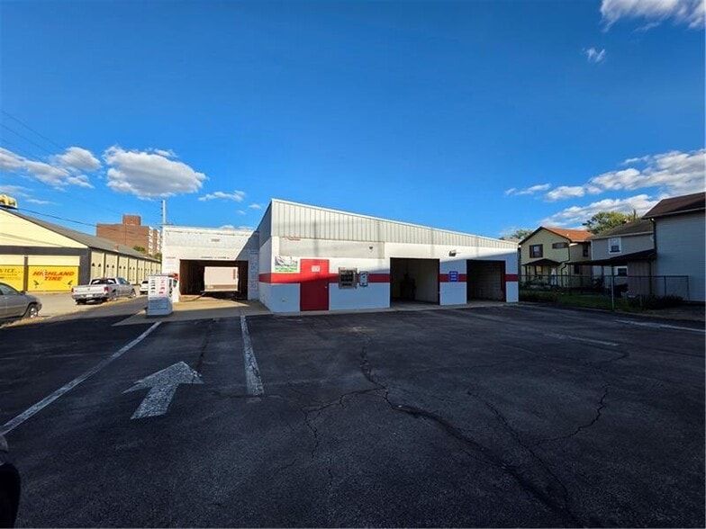 Primary Photo Of 110 E 2nd Ave, Tarentum Carwash For Sale