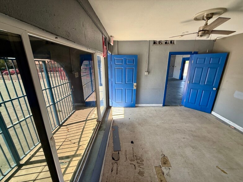 More Photos Of 661 S La Cadena Dr, Colton Auto Repair For Lease