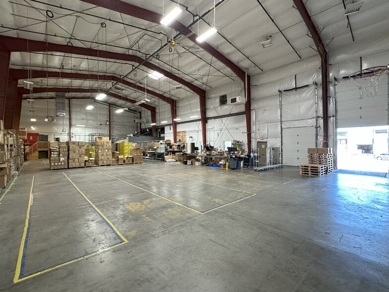 More Photos Of 2123 W Elmore St, Seattle Warehouse For Lease