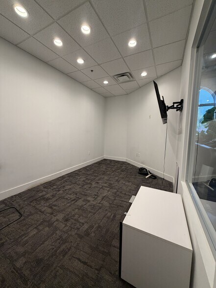 More Photos Of 116-120 W 4th St, Rochester Freestanding For Lease