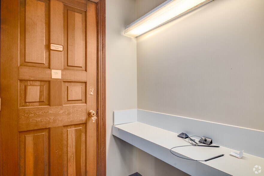 More Photos Of 434 Main St, Chatham Bank For Lease